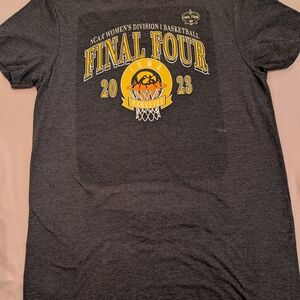 34# Iowa Hawkeyes Final Four T-Shirt